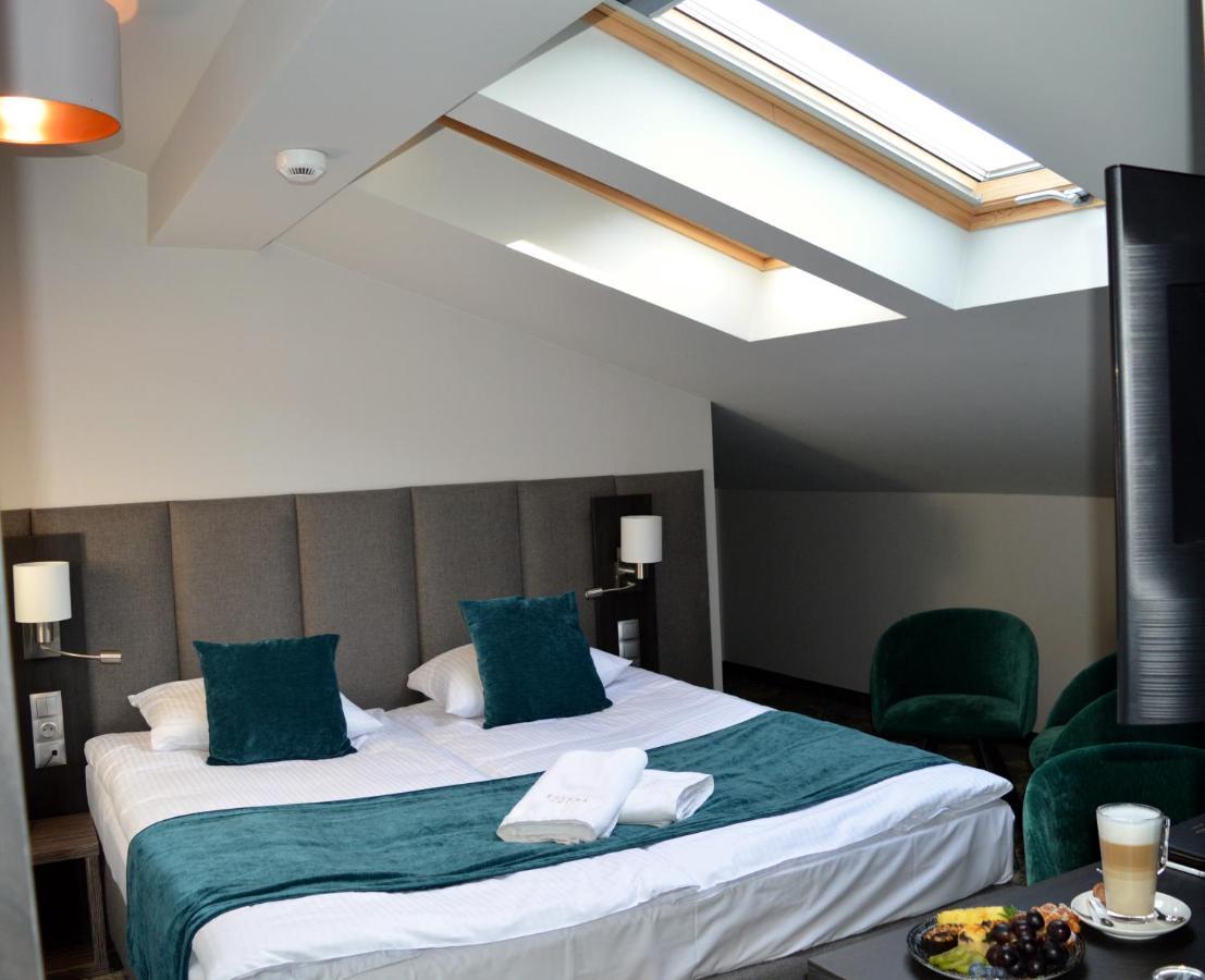Estera Hotel 4*
